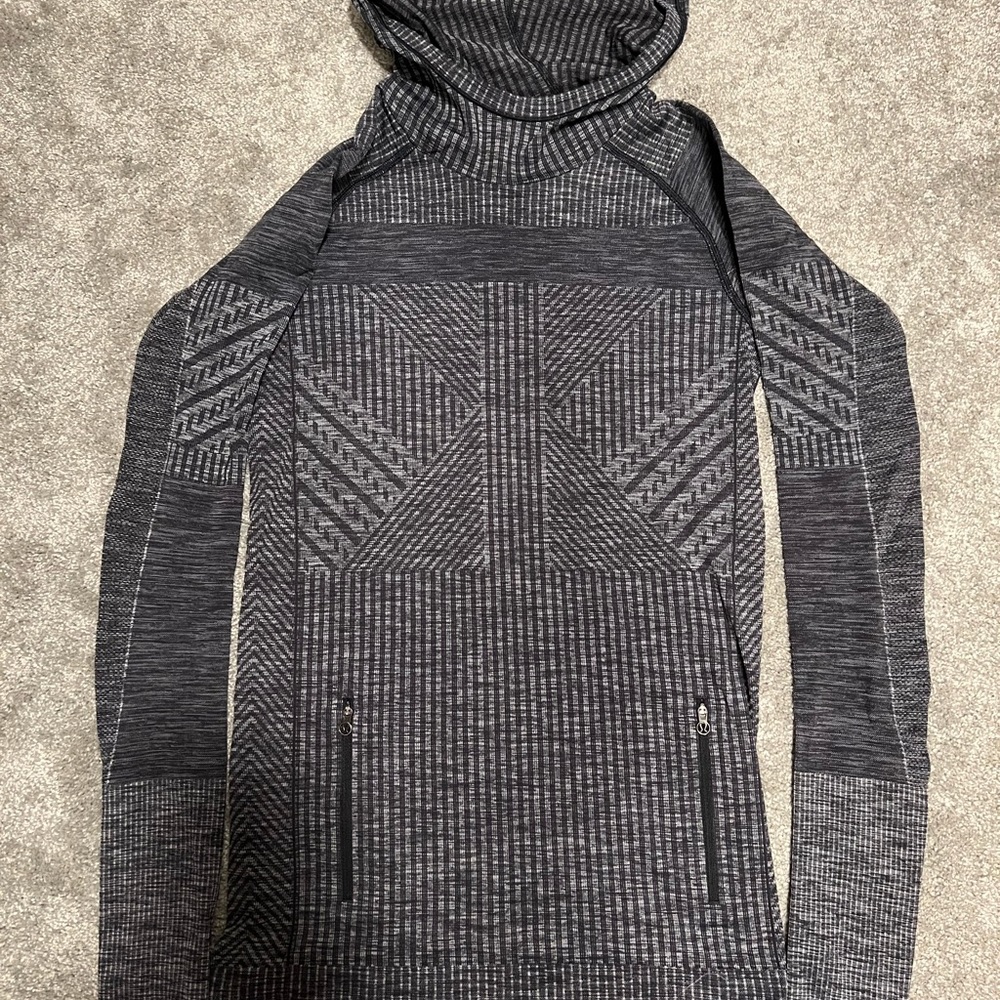 Lululemon Long Patterned Slim Hoodie Size 6